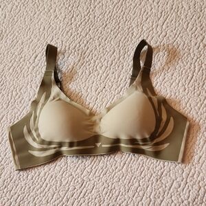 Tiktok Inspired Seamless Wireless Corset Push Up Style Low Back Wide Strap Bra
